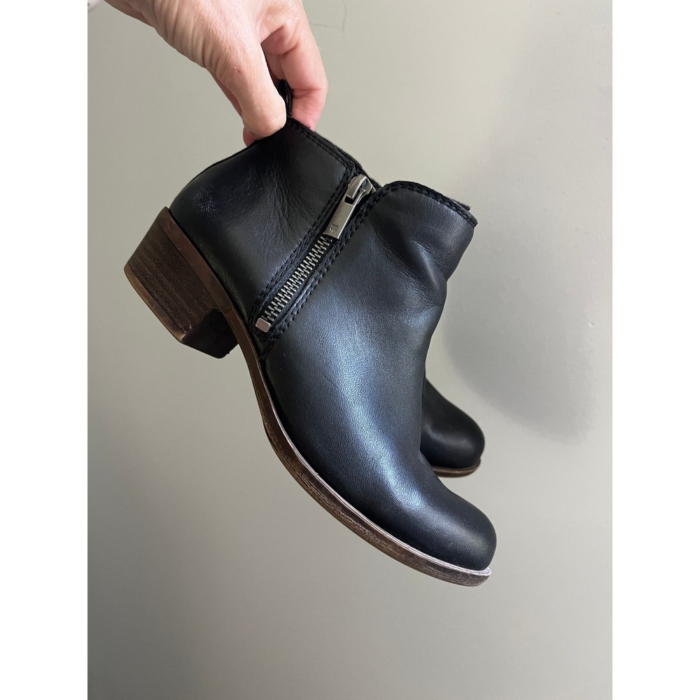 Lucky Brand Black Leather Ankle Booties sz 6 Side Zip Block Heel Minimalist Chic